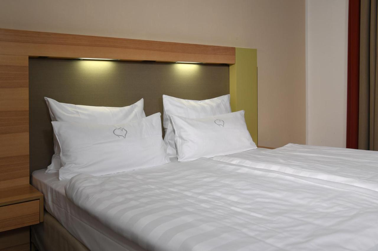 Landhotel Schnuck Schneverdingen Bagian luar foto